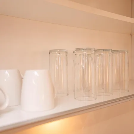 Modern 2bed 2bath With Balcony Overlooking Centre, Sleeps 6